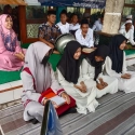 Kegiatan Peringatan Hari Keagamaan Di SMPN 1 Badas (5)