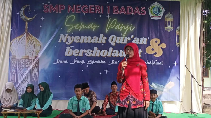 Semar Panji Nyemak Quran